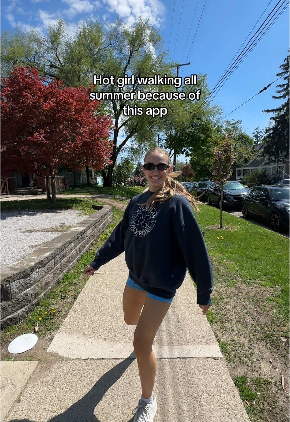 Hot girl walking all
summer because of 
this app