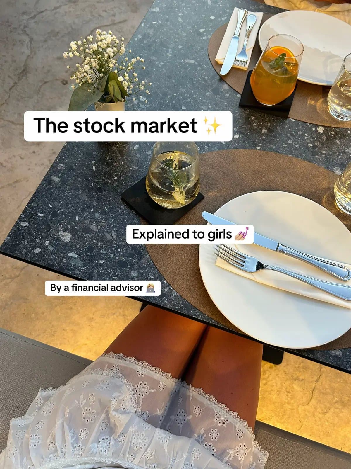 The stock market ✨
Explained to girls💅🏼
By a financial advisor👩‍💻