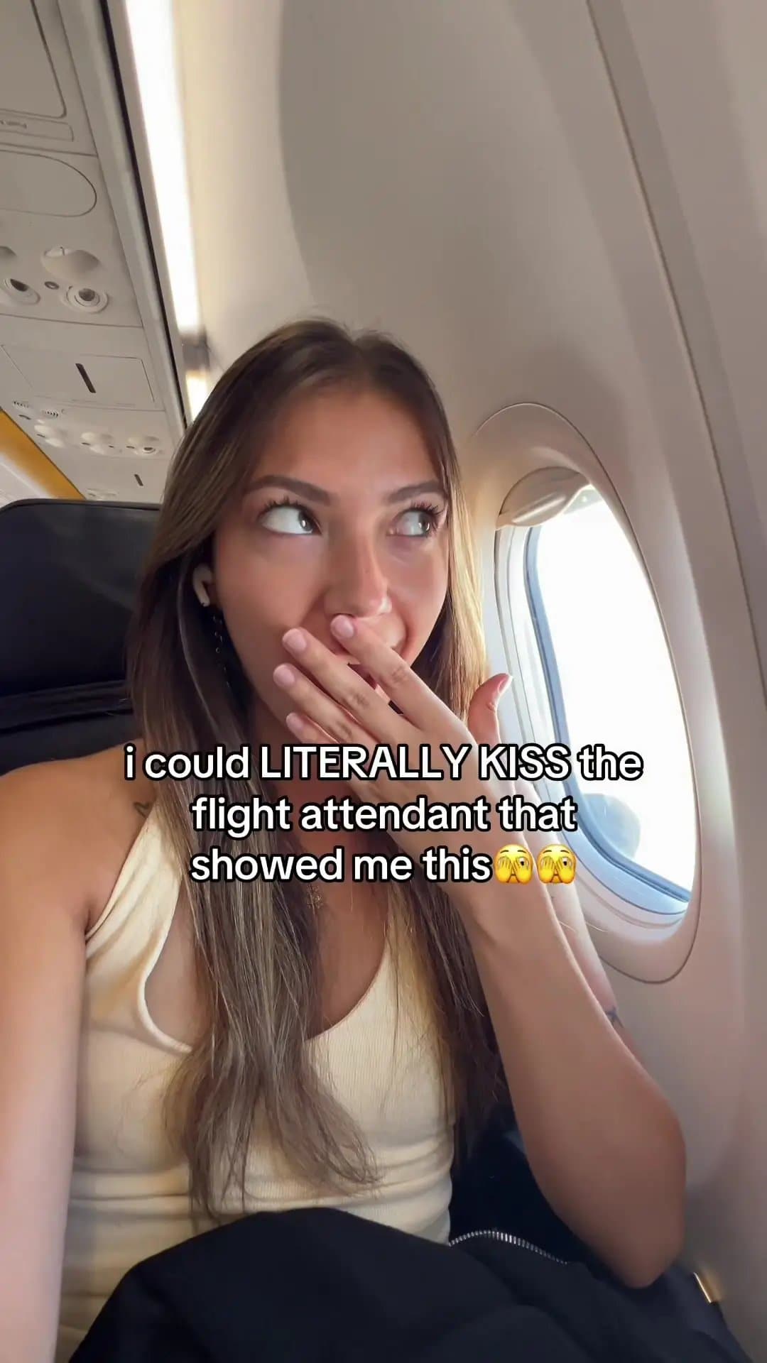 i could LITERALLY KISS
the flight attendant that
showed me this 🫣🫣