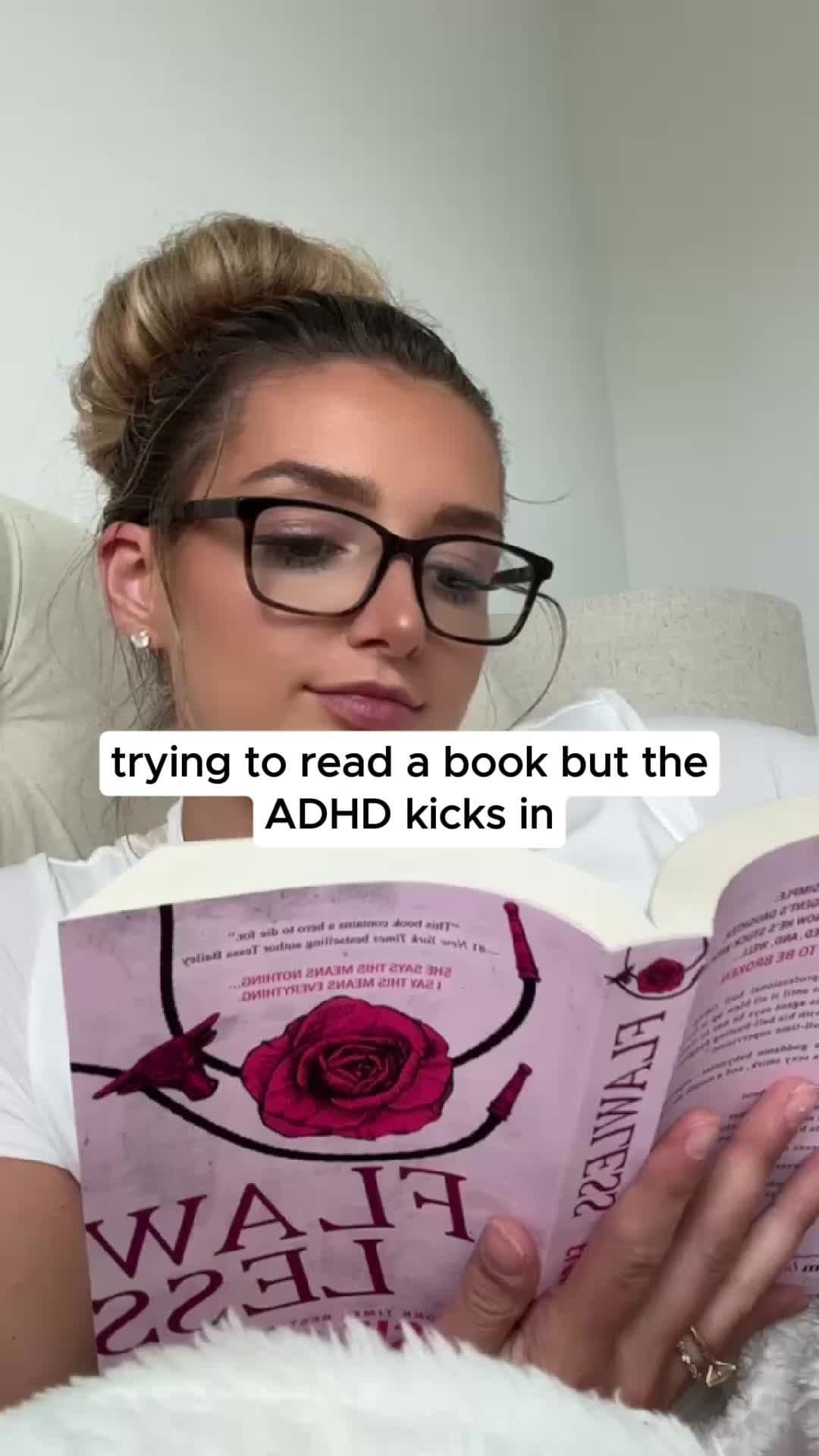 trying to read a book but the
ADHD kicks in

until I found this HeardLy
app 📚🥰…