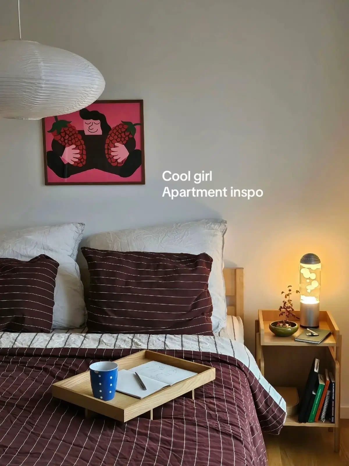 Cool girl
Apartment inspo