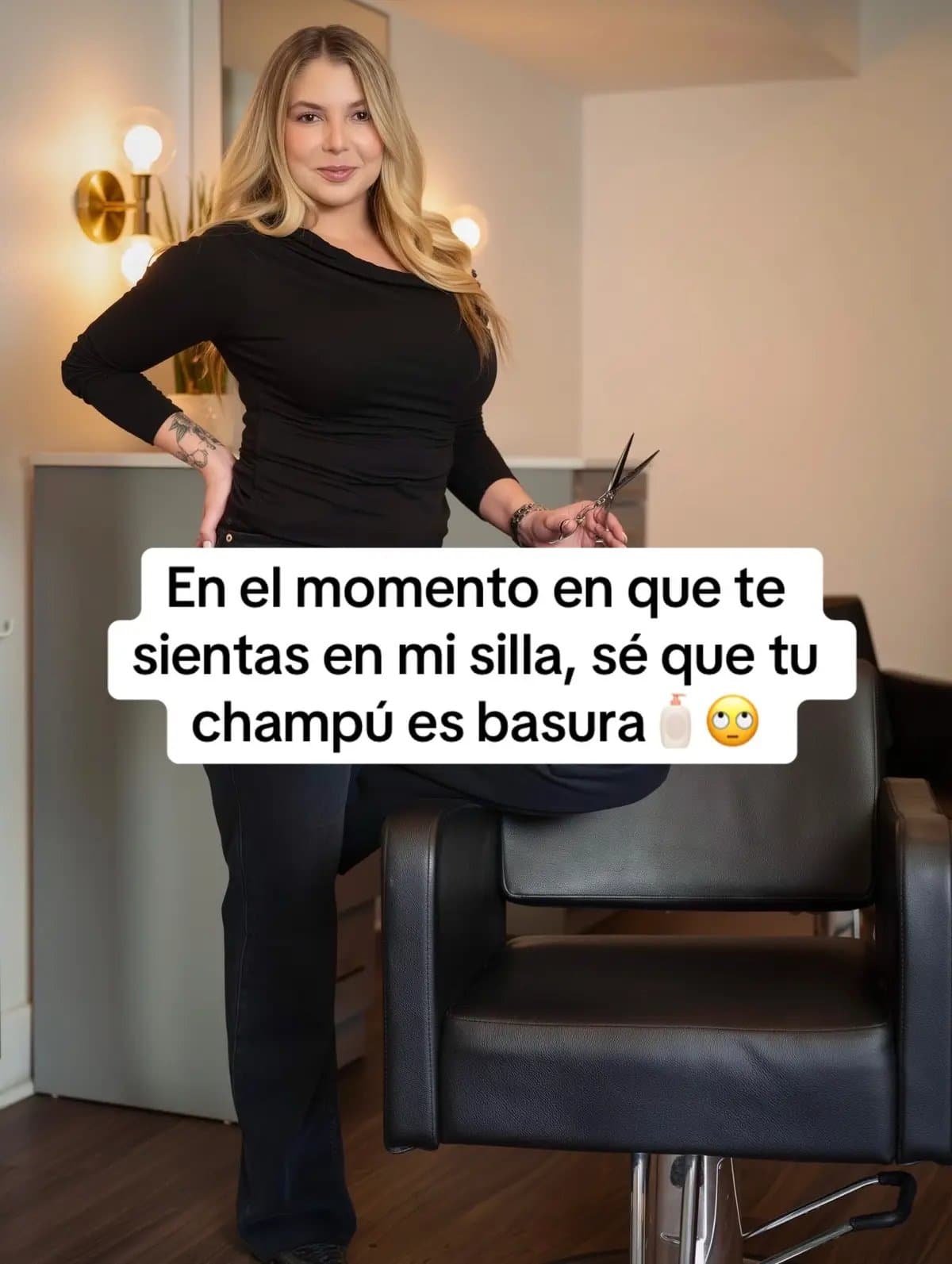 En el momento en que te
sientas en mi silla, sé que tu
champú es basura 🧴🙄