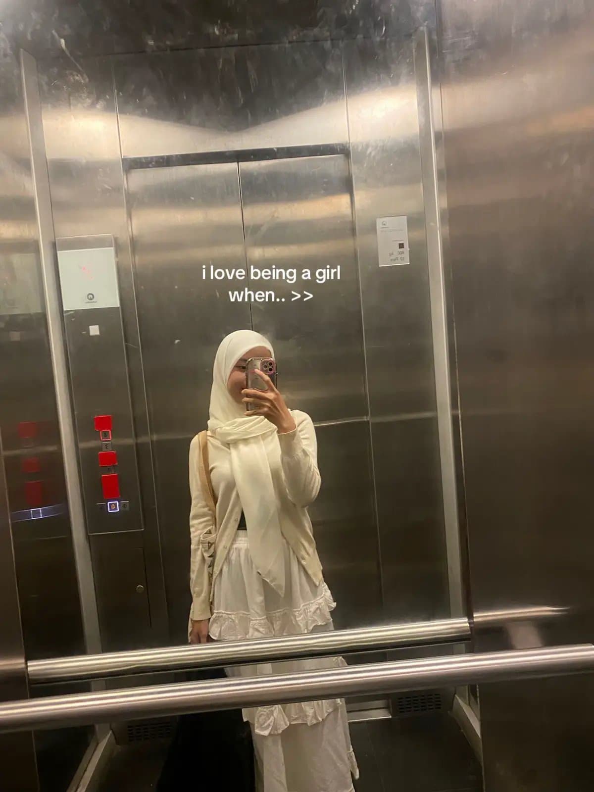 i love being a girl
when.. >>