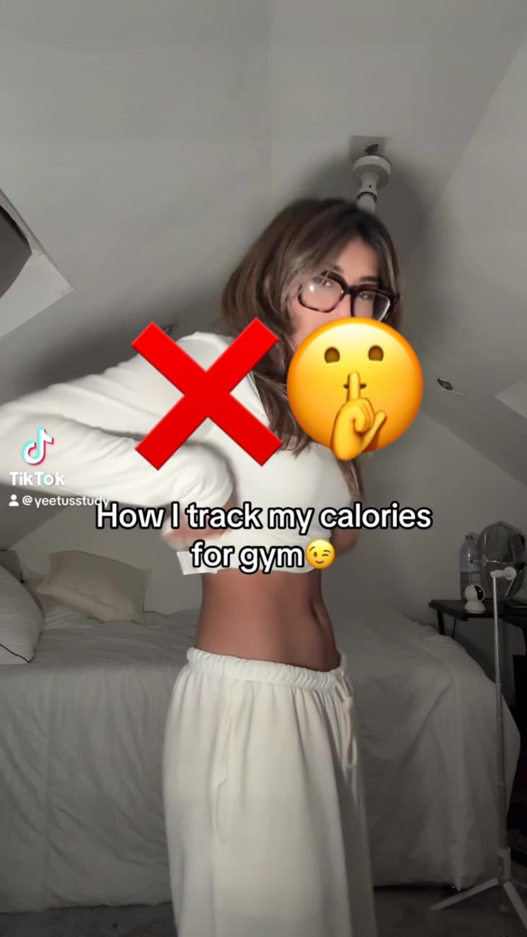 How I track my calories 
for gym😉

take a pic of ur meal

and let this app do t…