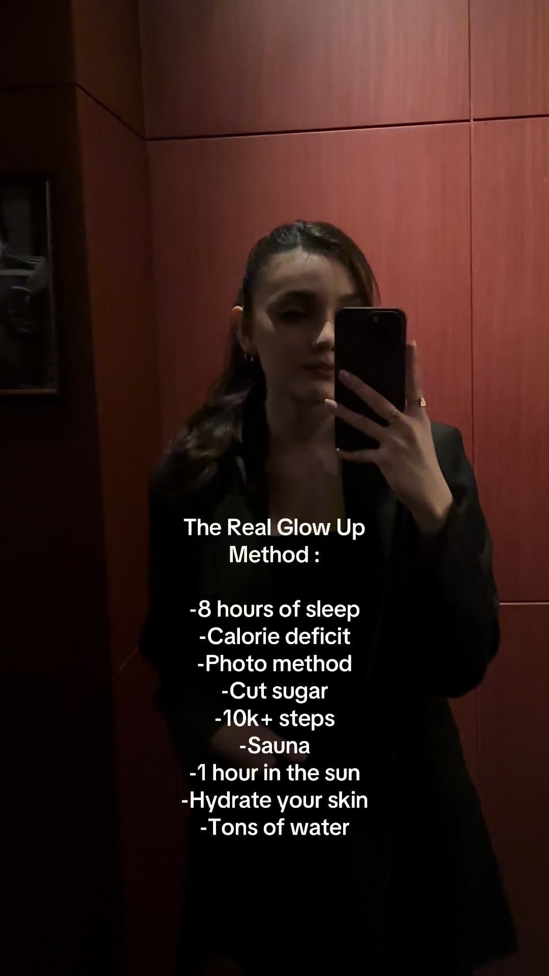 The Real Glow Up
Method :
-8 hours of sleep
-Calorie deficit
-Photo method
-Cut…