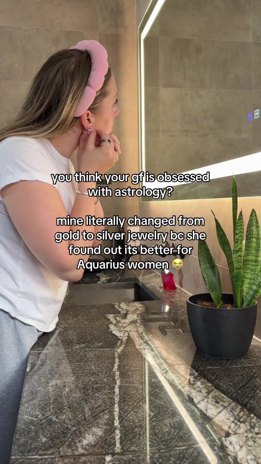 you think your gf is obsessed
with astrology?
mine literally changed from
gold …